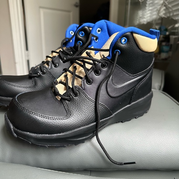 Nike black boots - Picture 1 of 6